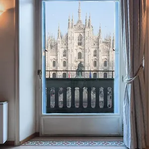 unique-duomo-luxury-property.italymilanhotels.net/