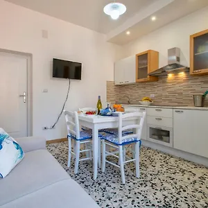  Apartment San Michele Italien