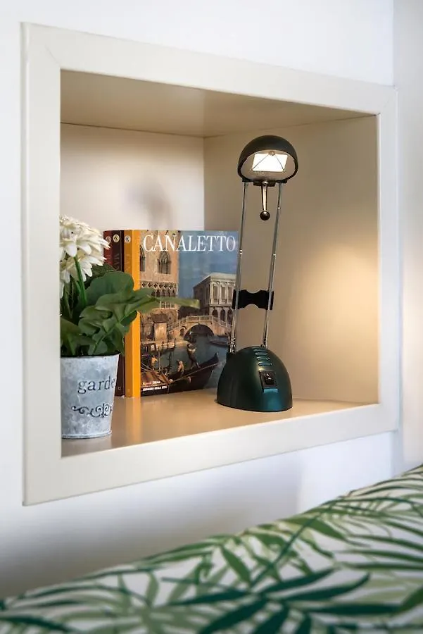 Mansardina - 1 Min From Accademia - Duplex Stylish And Cosy Apartment Venice