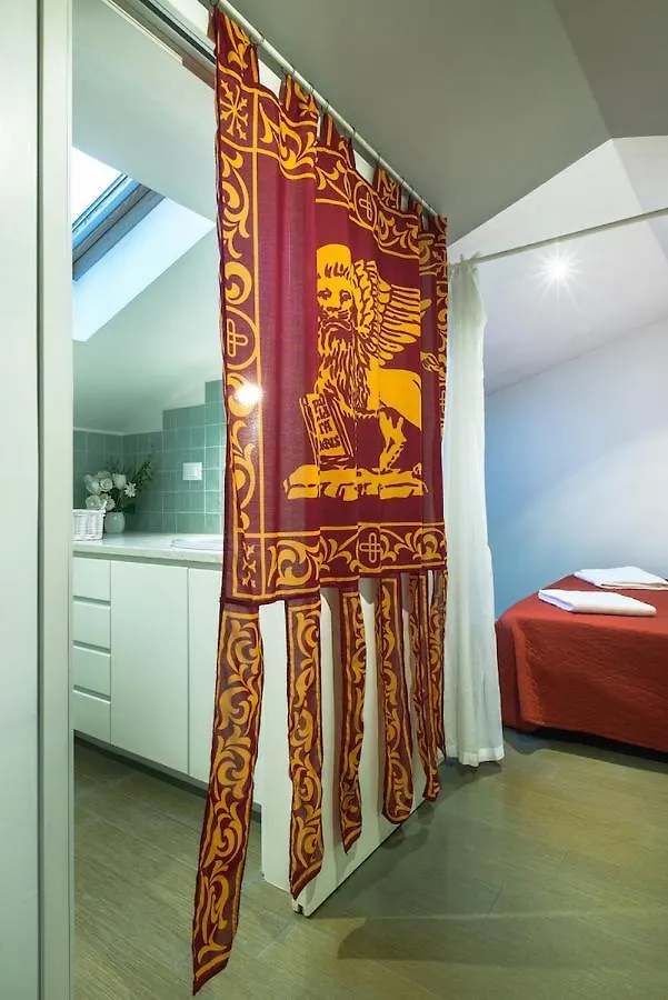 Mansardina - 1 Min From Accademia - Duplex Stylish And Cosy Apartment Venice 0*,