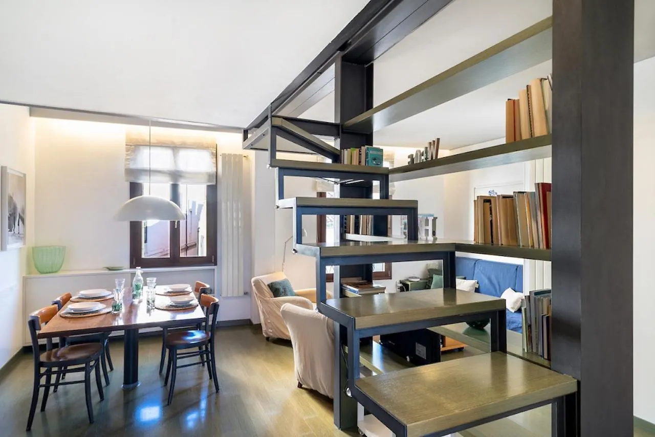 Mansardina - 1 Min From Accademia - Duplex Stylish And Cosy Apartment Venice