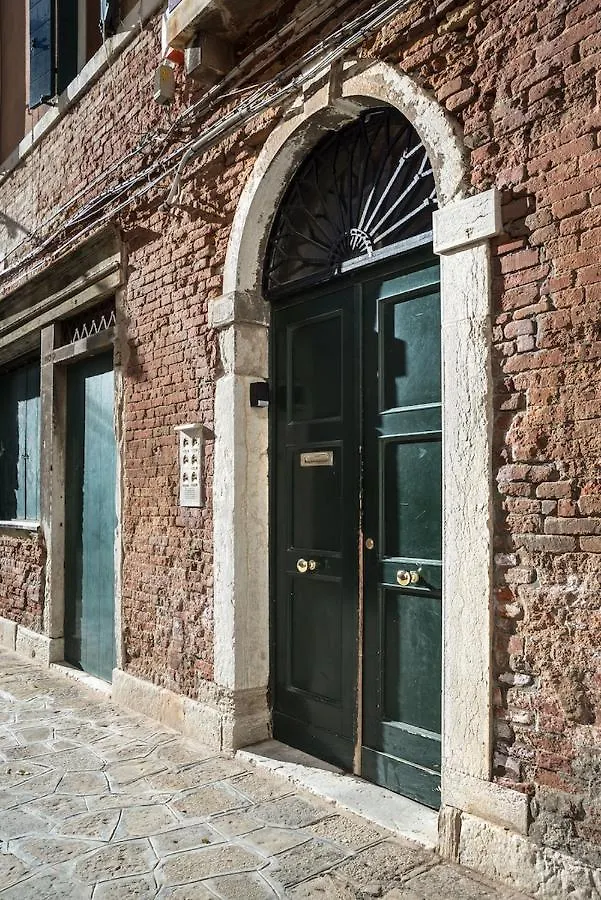 Mansardina - 1 Min From Accademia - Duplex Stylish And Cosy Apartment Venice